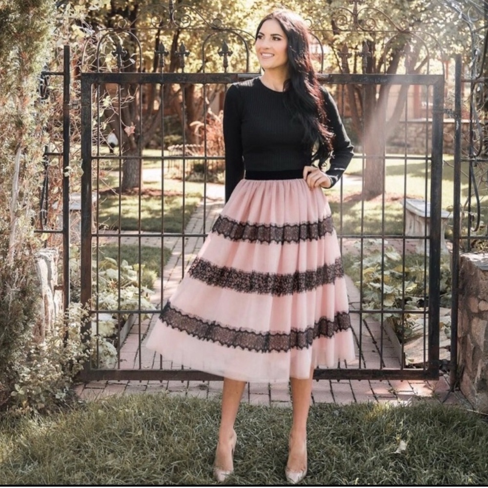 Rachel Parcell Whimsical Black Lace and Pink Tulle Midi Skirt Fully Lined Size M - Picture 3 of 8